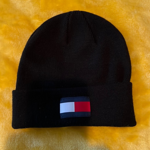 Tommy Hilfiger Knit Beanie - Picture 1 of 4
